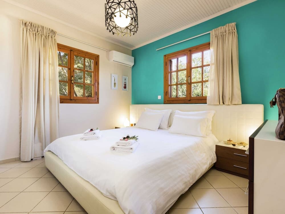 Villa in Adele With Pool & Olive Grove Views