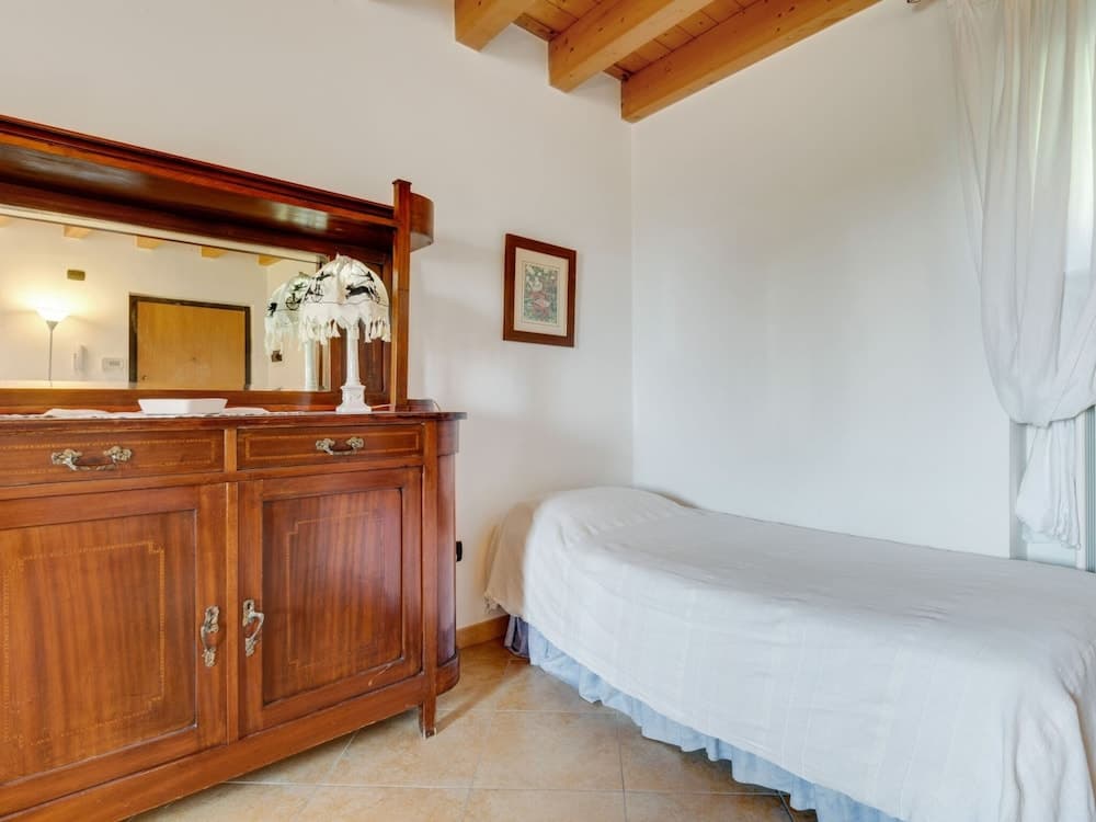 Belvilla by OYO Idra