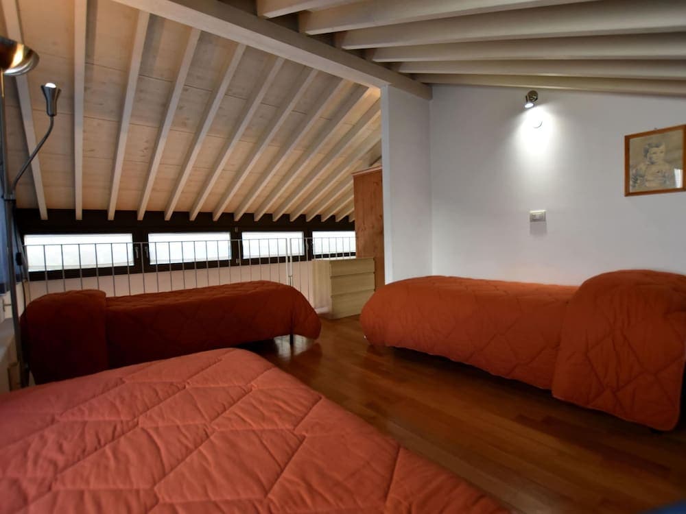 Cozy Apartment in Lovere near Lake