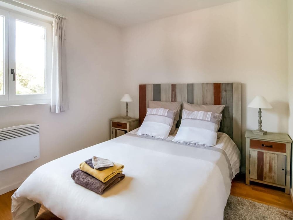 Enticing Holiday Home in Treignes near Forest