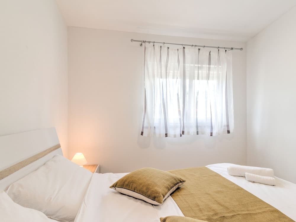 Cozy Holiday Home in Banjole near Pula City Center