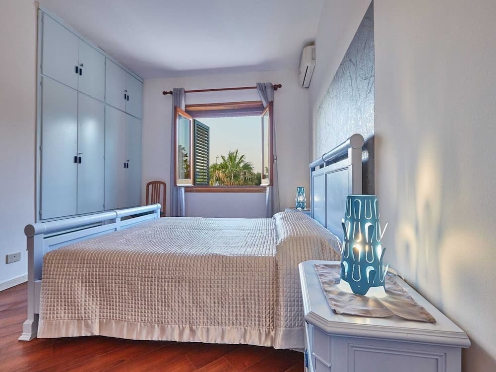 Villa in Pozzallo Near Sandy Beaches