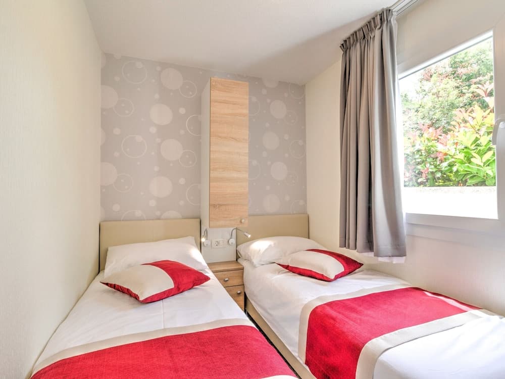 Mobile Home in Banjole Near Beach