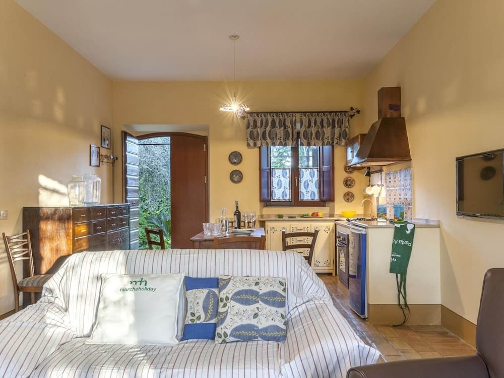 Belvilla by OYO Casannona