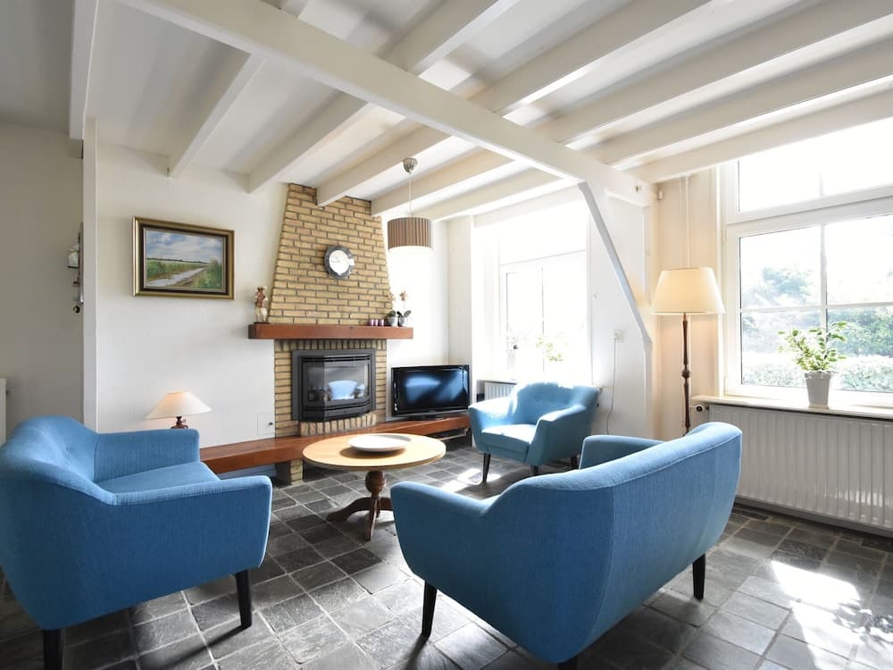 Alluring Holiday Home in Burgh Haamstede With Terrace