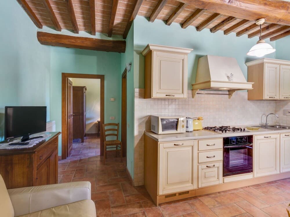 Apartment in Tuscany With Pool and Scenic Views