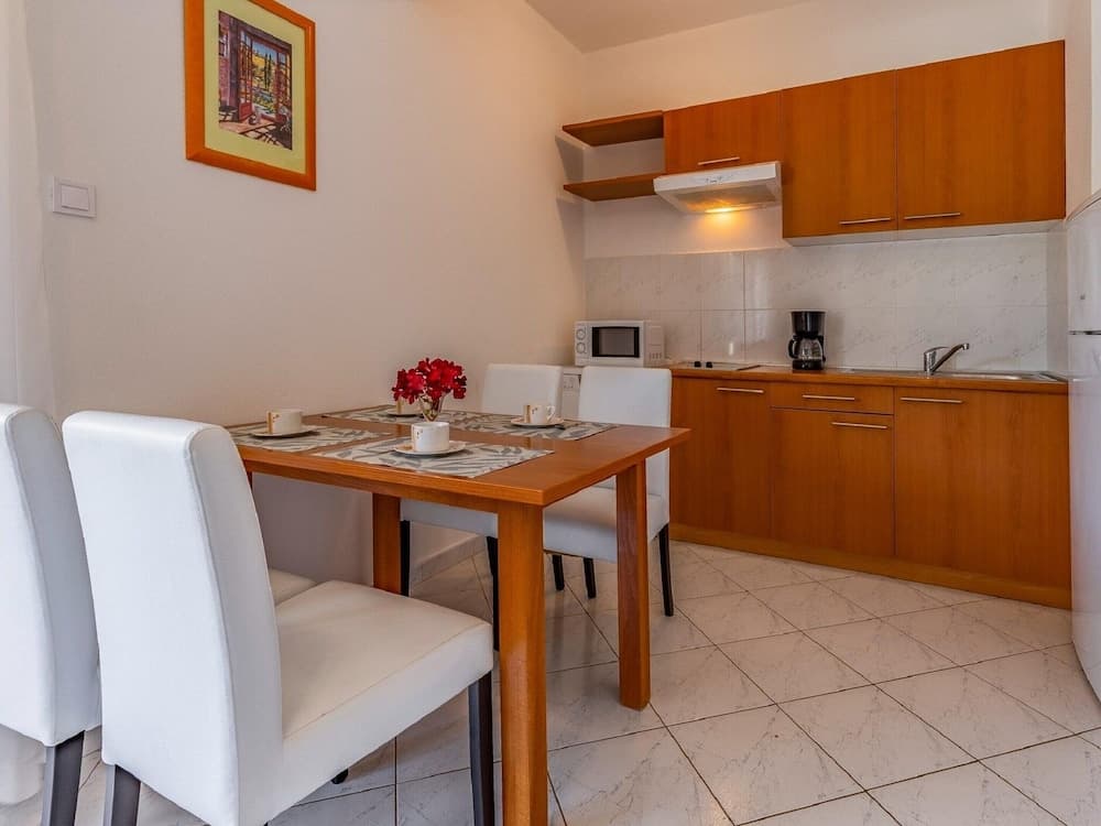 Alluring Apartment in Banjole near Beach & Island