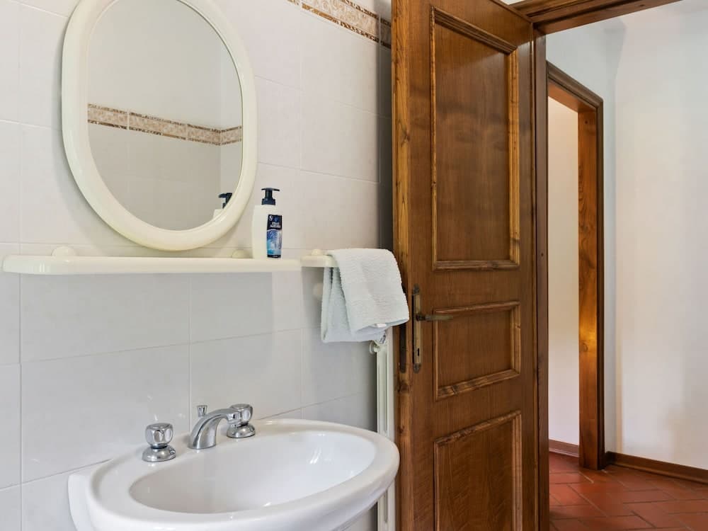 Apartment in Fosciandora With Pool