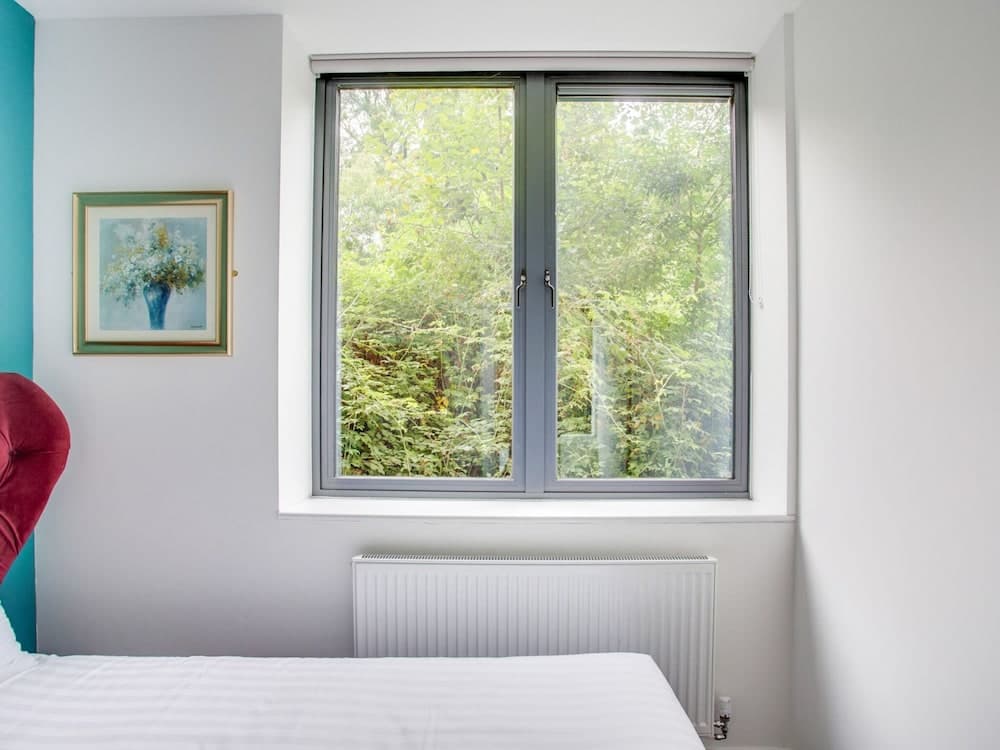 Elegant Apartment in Milton Keynes near Snozone