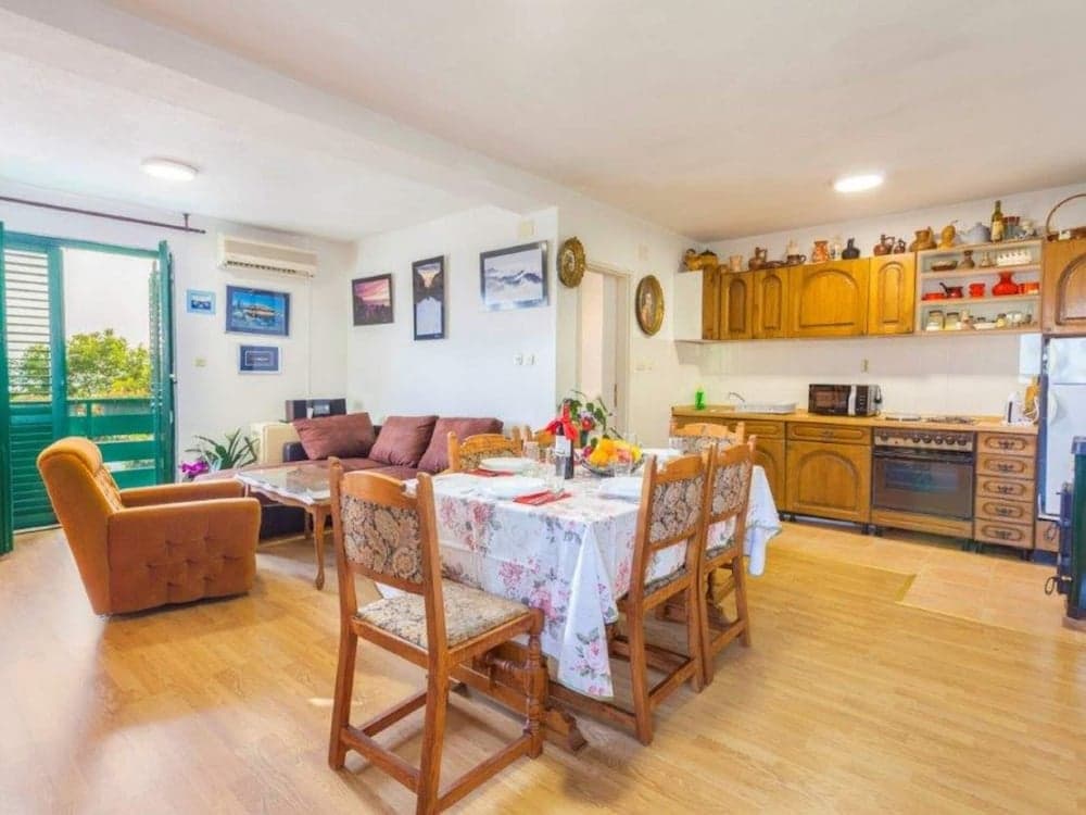 Gorgeous Villa in Tučepi with Private Swimming Pool