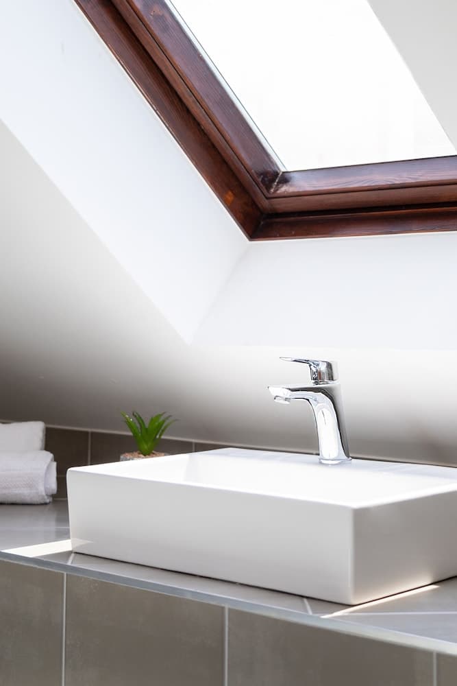 Newly Refurbished Loft Near City Center