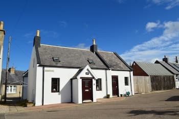 4-bed Cottage in Portknockie, Near Cullen, Moray