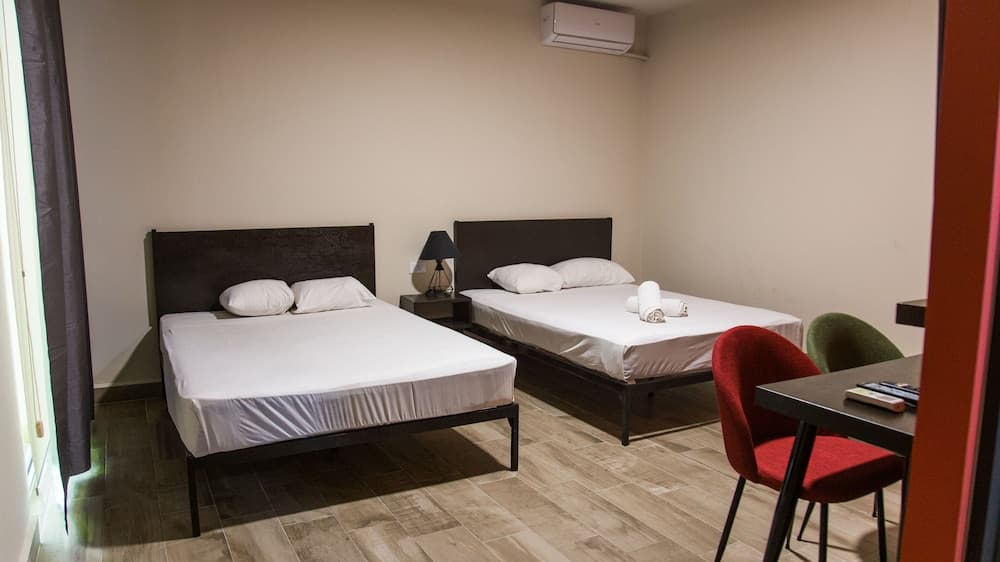 Esduma Iguanas Hotel Playa del Carmen