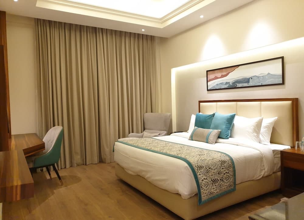 Geeta Sarovar Portico Panipat