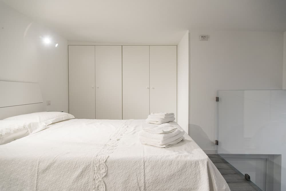 Contemporary 2 Bedroom Flat near University