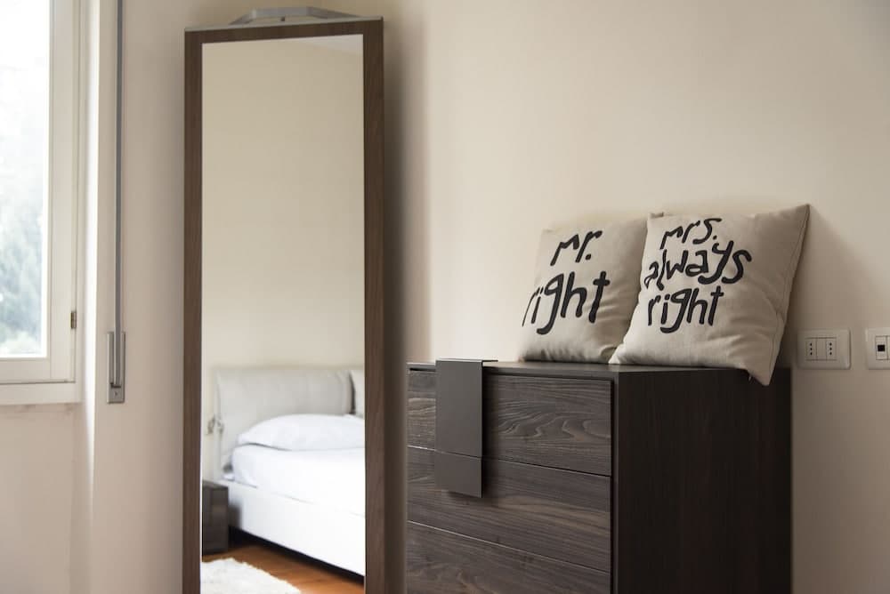 2 Bedrooms Flat with Parking near Metro Stop