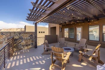 Red Rock & Turned Wood Escape