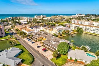 Brightwater Beach - Amazing Updates, Just a Block From the Beach