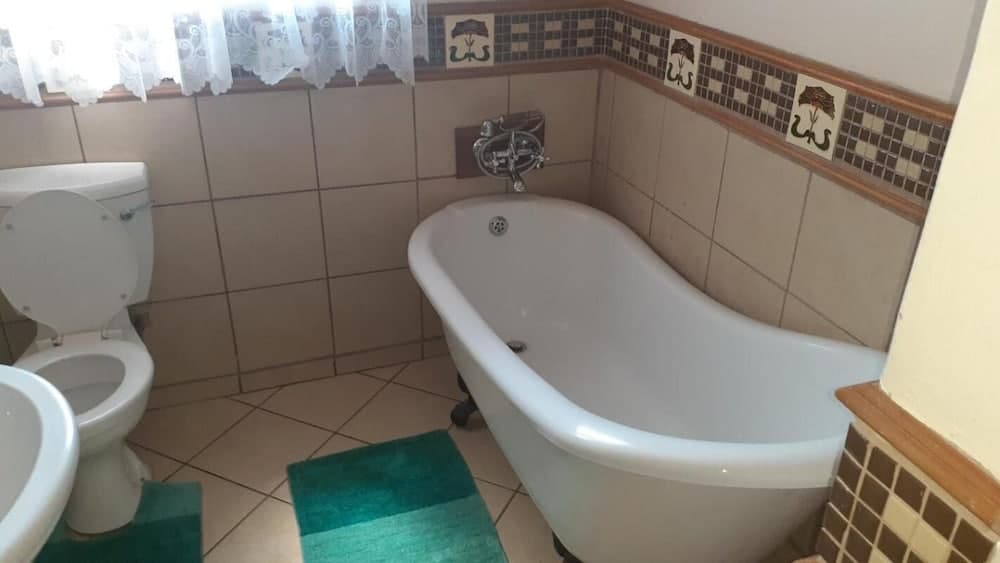 Spacious Double Room in Lovely Guesthouse