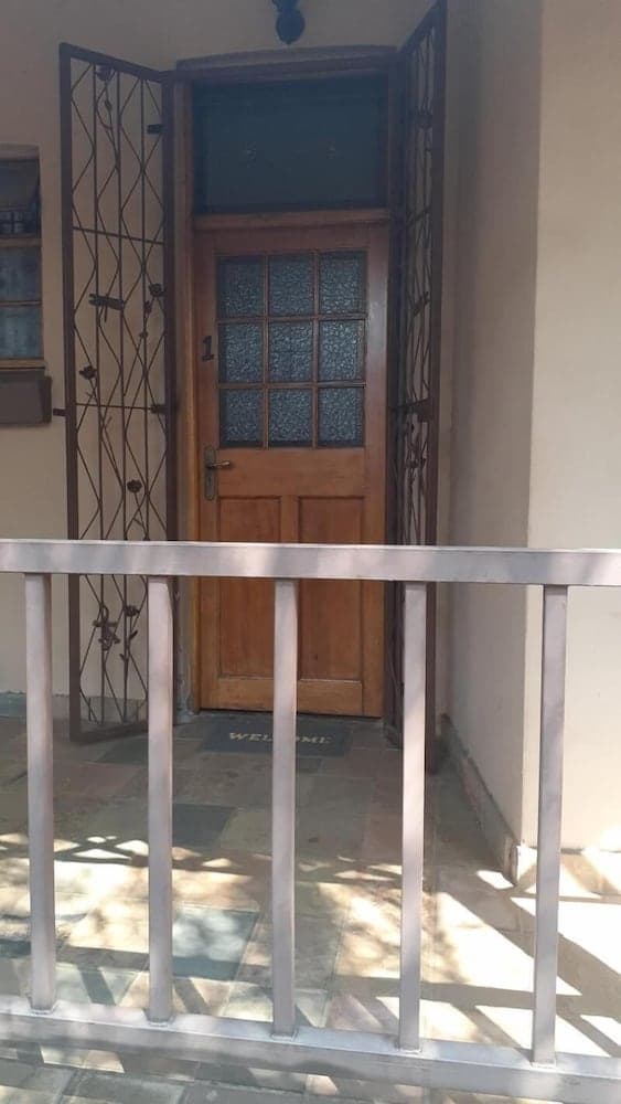 Spacious Double Room in Lovely Guesthouse