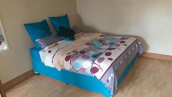 Spacious Double Room in Lovely Guesthouse