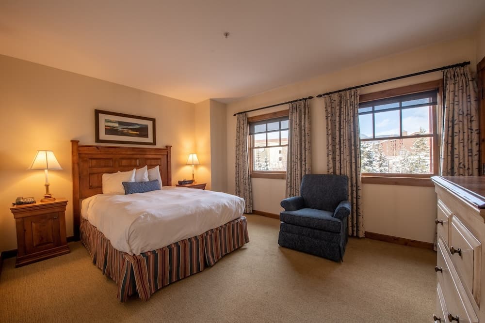 Wheelchair Accessible 2-Bedroom Slopeside Condo - No Cleaning Fee! by RedAwning