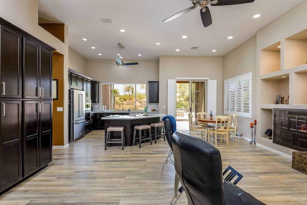 Casa Monument 3 Bedroom Home by RedAwning