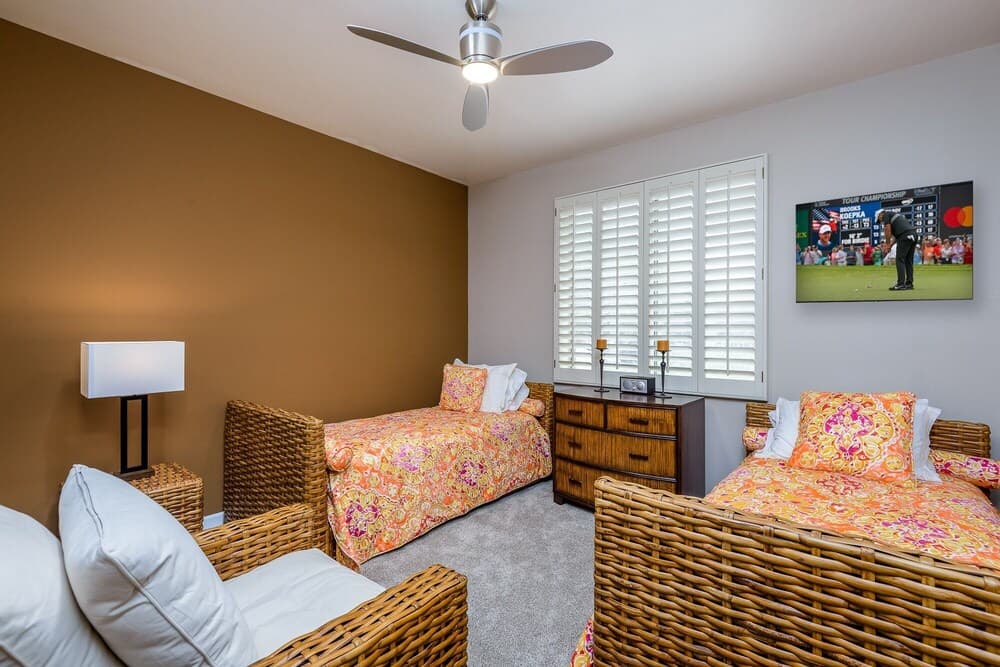 Casa Monument 3 Bedroom Home by RedAwning