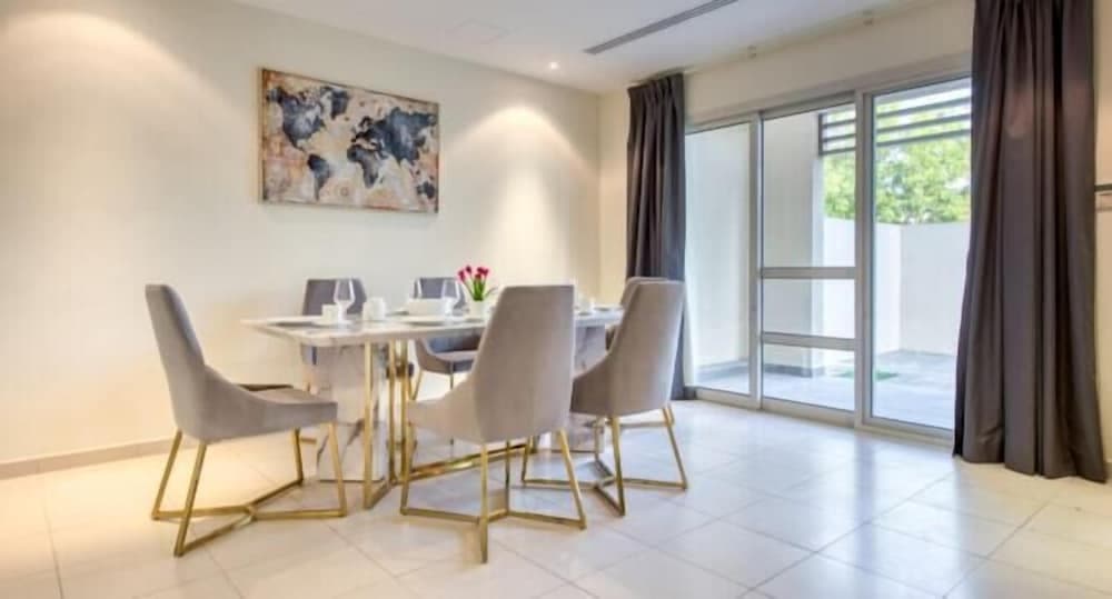 R&H 3BR Villa Living RAK Beach Access 167