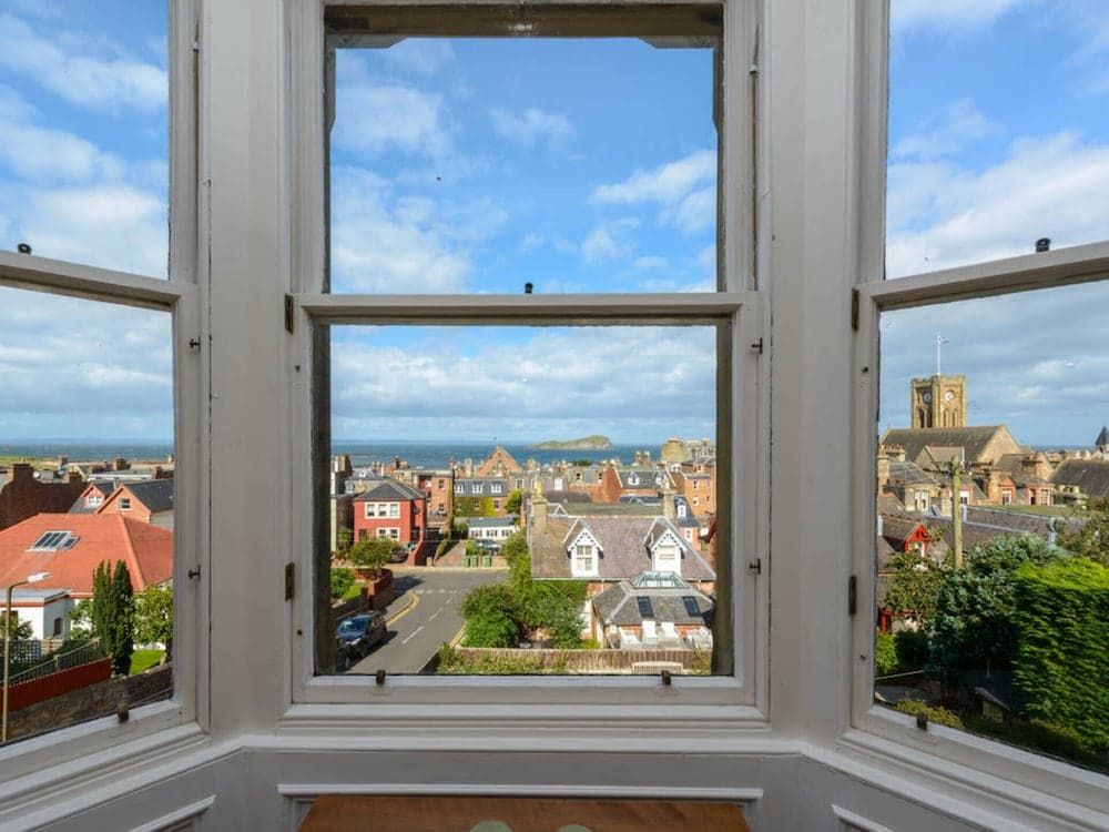 Forthview - Traditional 2 Bedroom Apartment