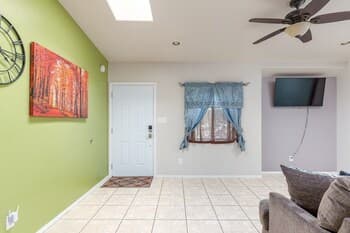 Spacious, Modern, Exquisite 4-bed Home in Tucson