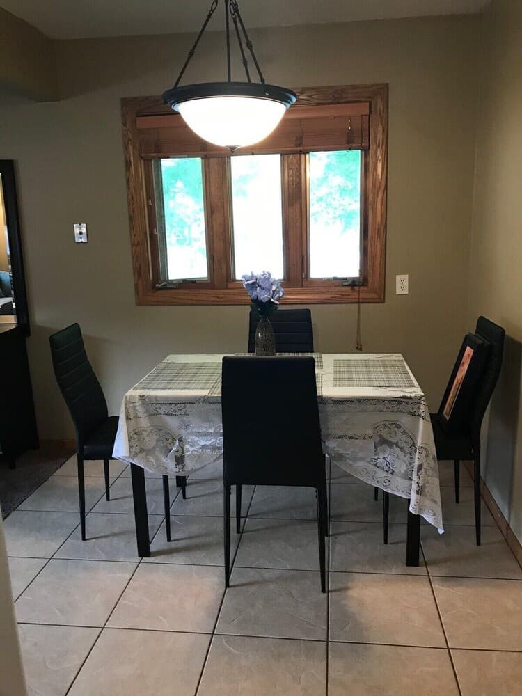 Updated and Cozy 2-bedroom in Rochester
