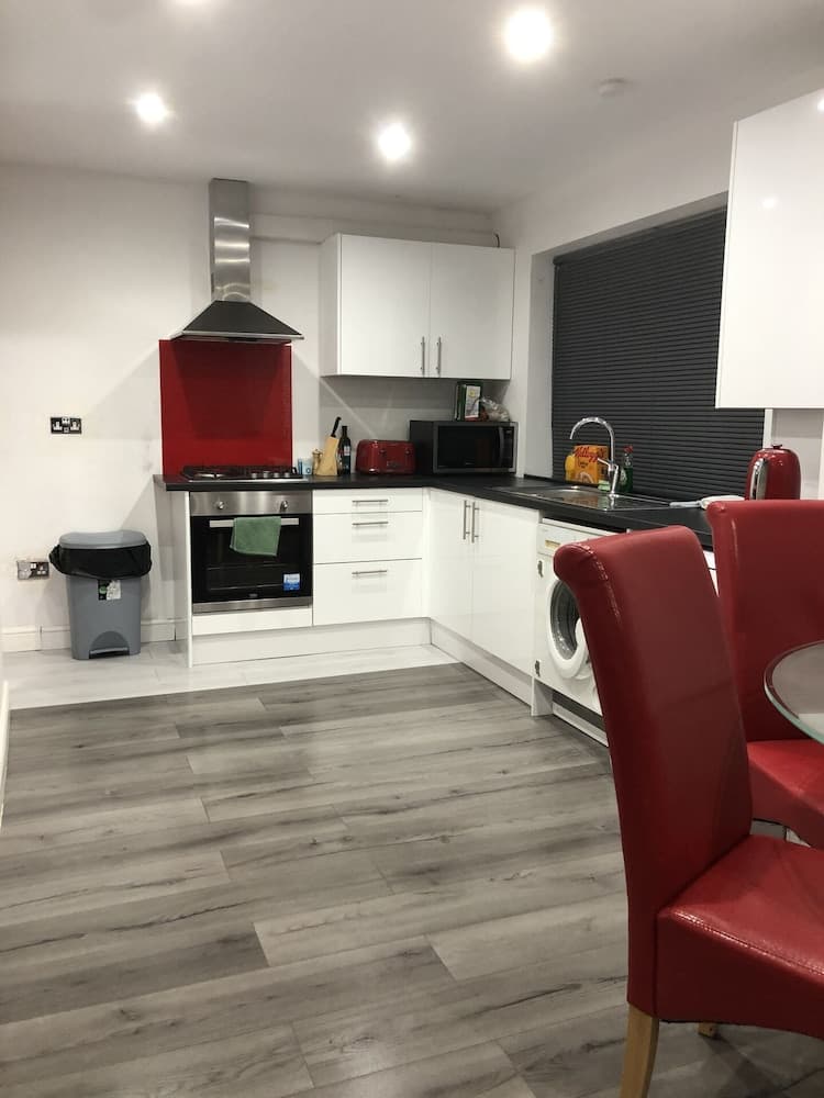 Nice 2 Bed Independent Annex in High Wycombe