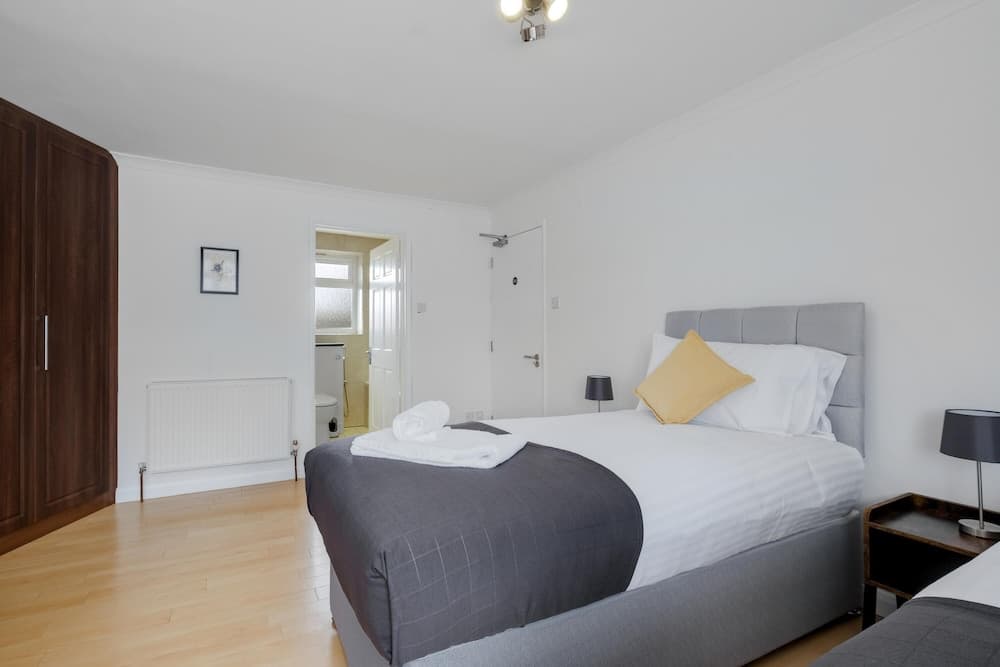 Heathrow Living St Annes Svcs Hse 5 BDRM