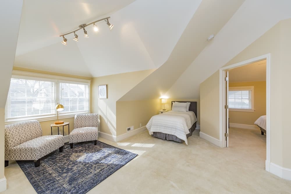 Have a Huge Family Reunion at Trendy 12 South Area