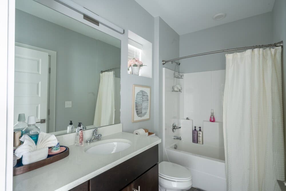 Chic Parisian Studio w/Amazing Rooftop 10Min Dtwn