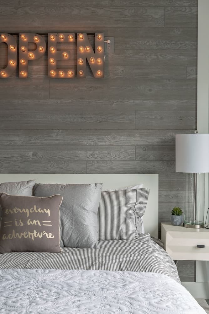 Romantic Studio Getaway with Rooftop Deck