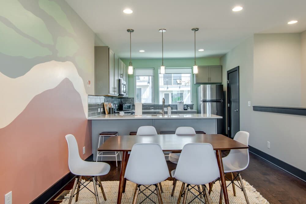 Artistic Modern 2BR 1.5BA Near Downtown ~ Balcony w/ City View