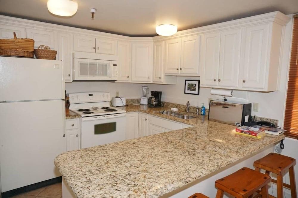 520 Cooper Ave E #305