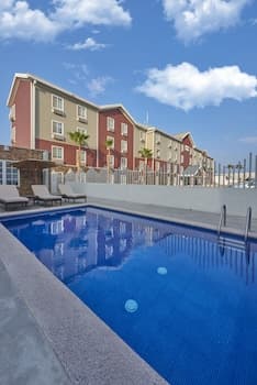 Extended Suites Monterrey Aeropuerto