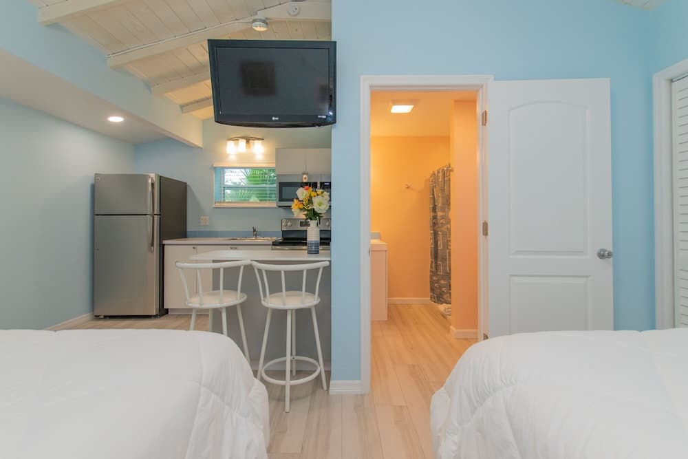 Sunset Cove Beach Resort