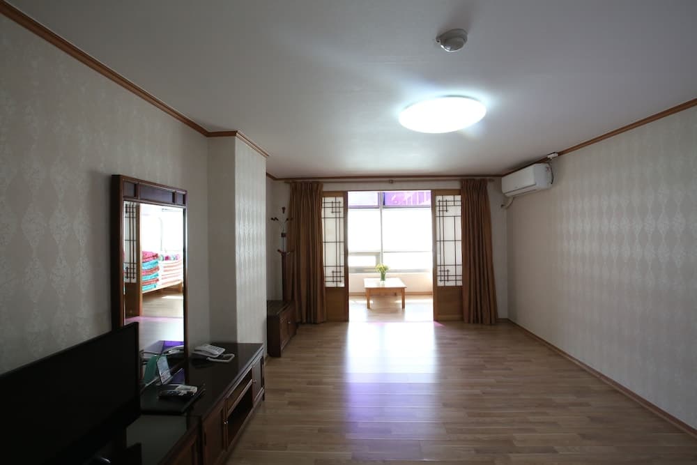 Danyang Tourist Hotel Edelweiss