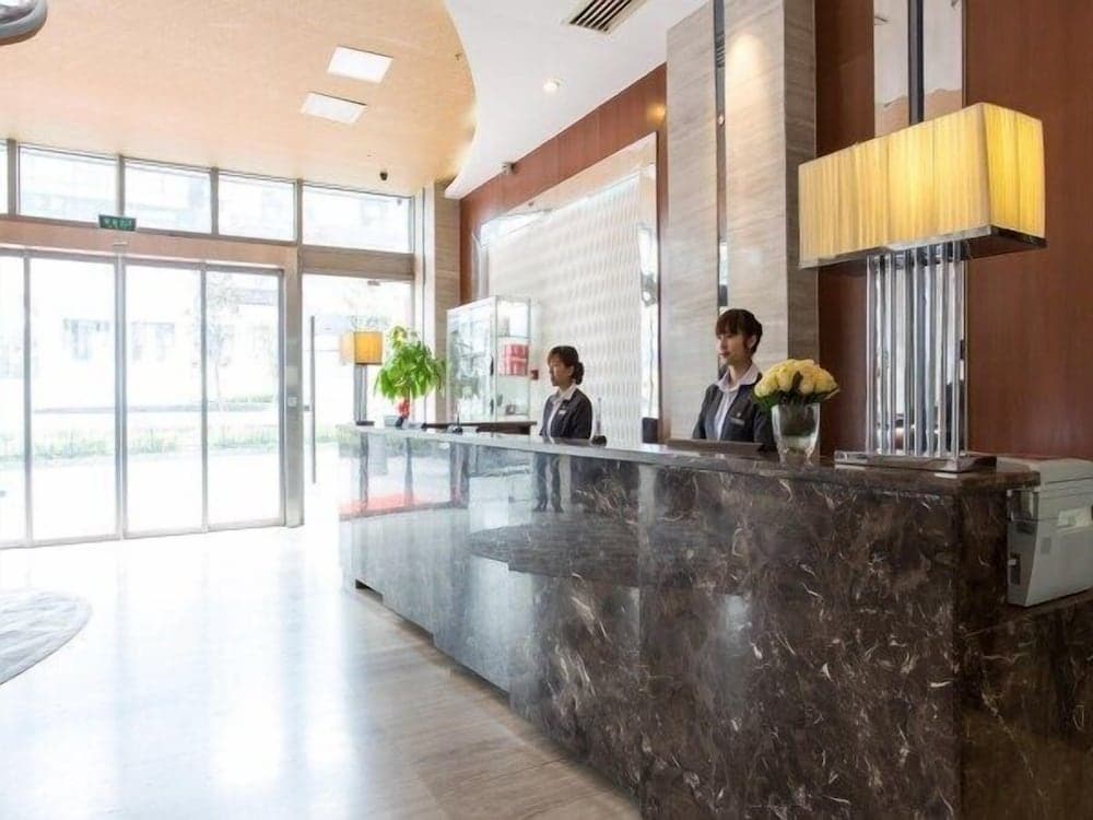 Metropolo Zhenjiang Railway Station Wanda Square