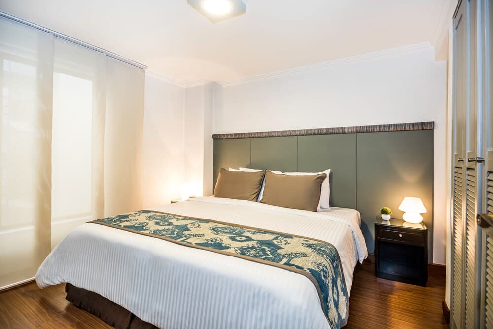 Lloyd's Apartasuites Parque 93