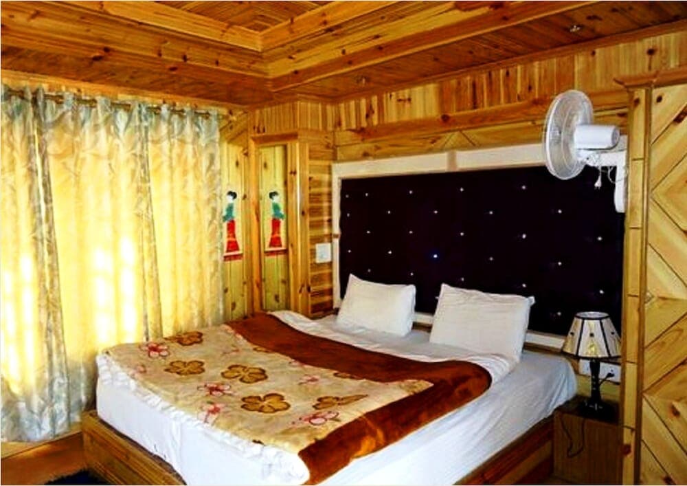 TIH Hotel Nezer Holiday Inn