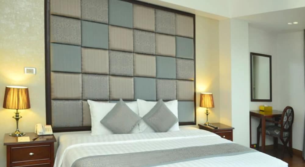 Rising Dragon Villa Hotel