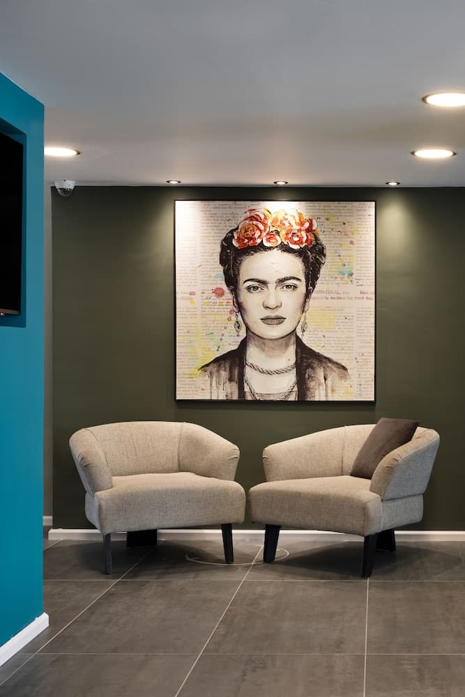 Residence Suites Hotel