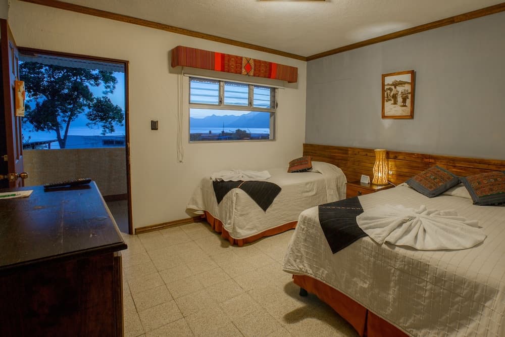 Hotel y Centro de Convenciones Jardines del Lago