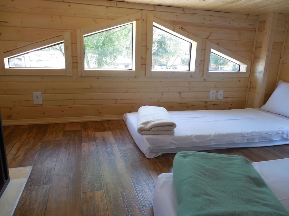 Snake River Cabin Village