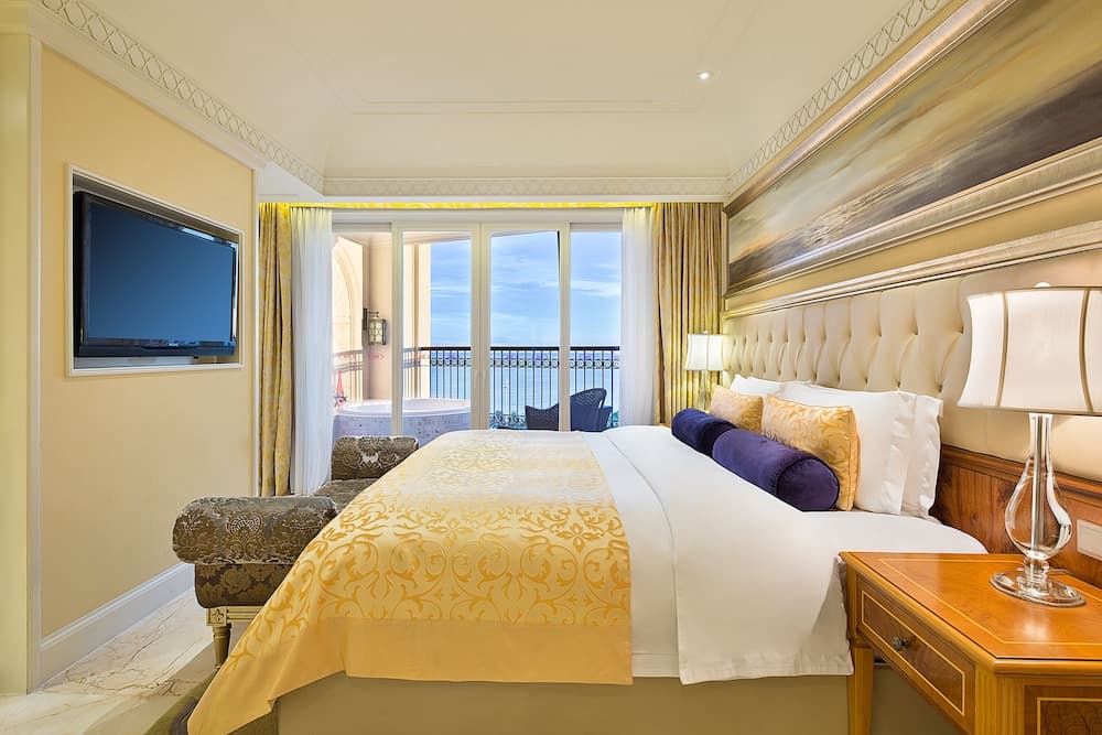 Crowne Plaza Resort Sanya Bay by IHG